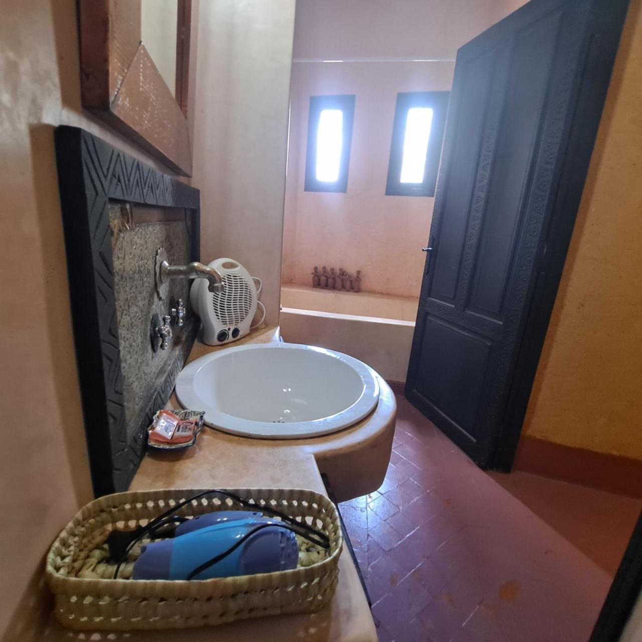 Riad Kasbah Omar Ourika Bagian luar foto